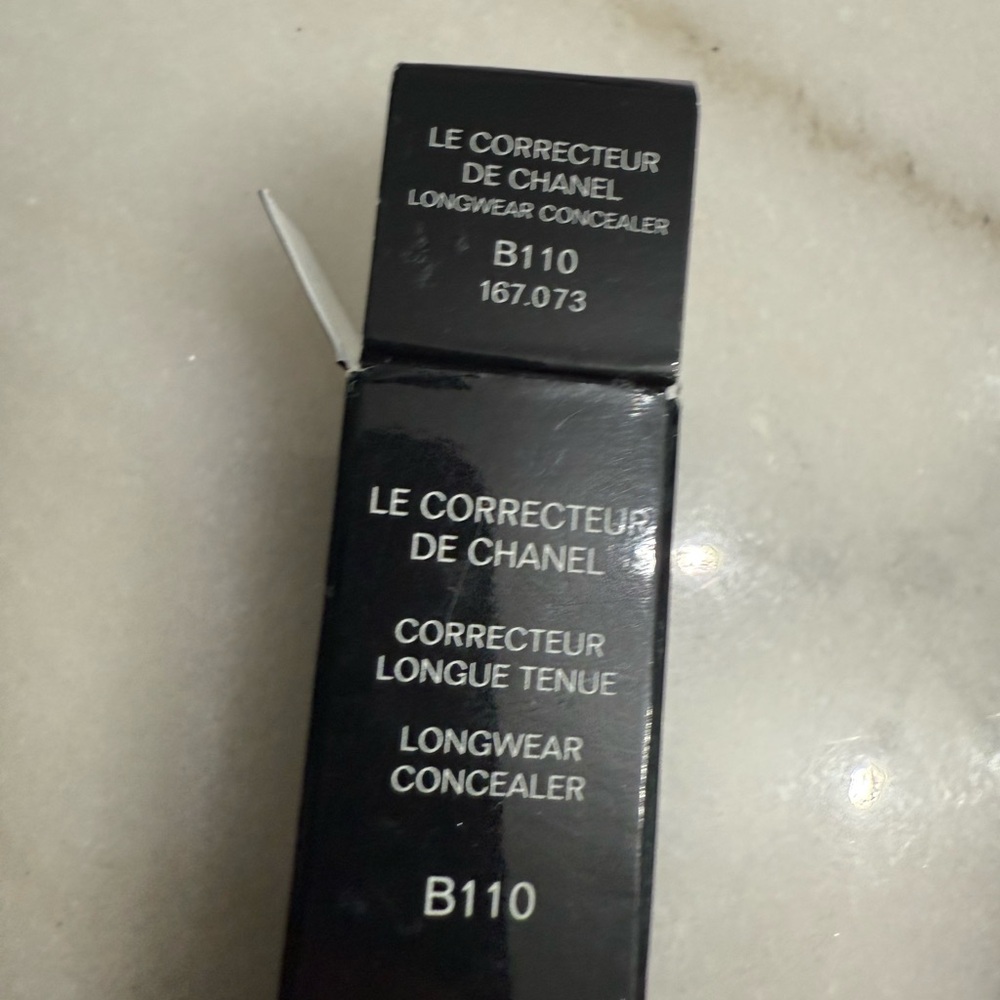 CHANEL Longwear Concealer - Rich Brown - Picture 3 of 4